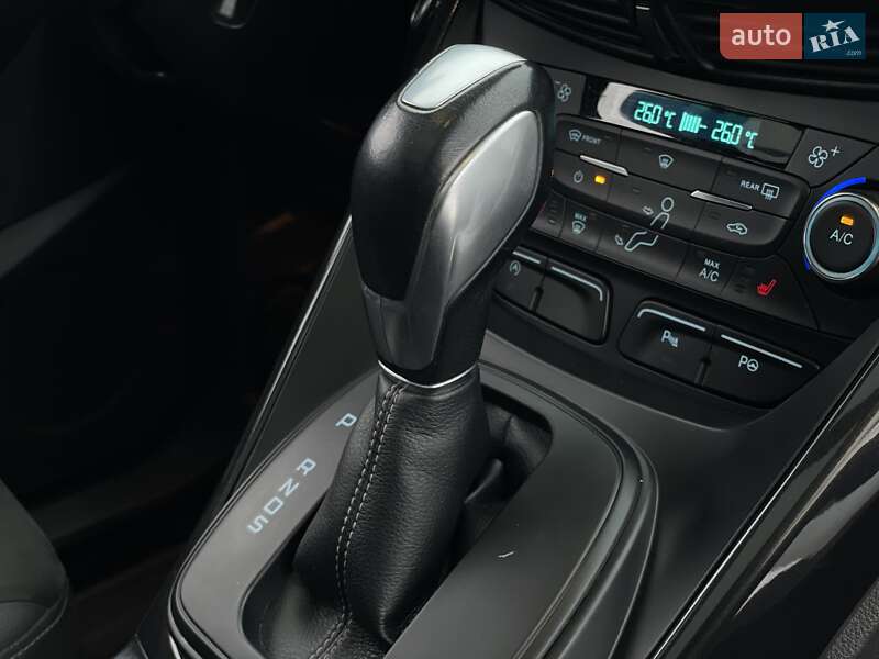 Внедорожник / Кроссовер Ford Kuga 2017 в Бердичеве