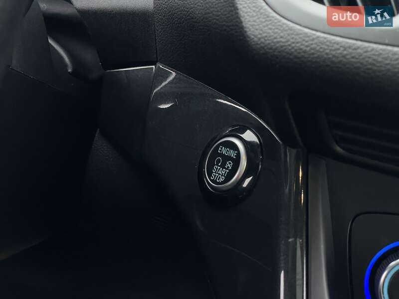 Внедорожник / Кроссовер Ford Kuga 2017 в Бердичеве