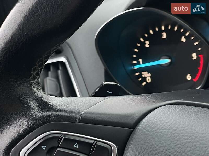 Внедорожник / Кроссовер Ford Kuga 2017 в Бердичеве