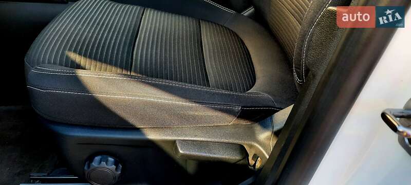 Внедорожник / Кроссовер Ford Kuga 2021 в Харькове