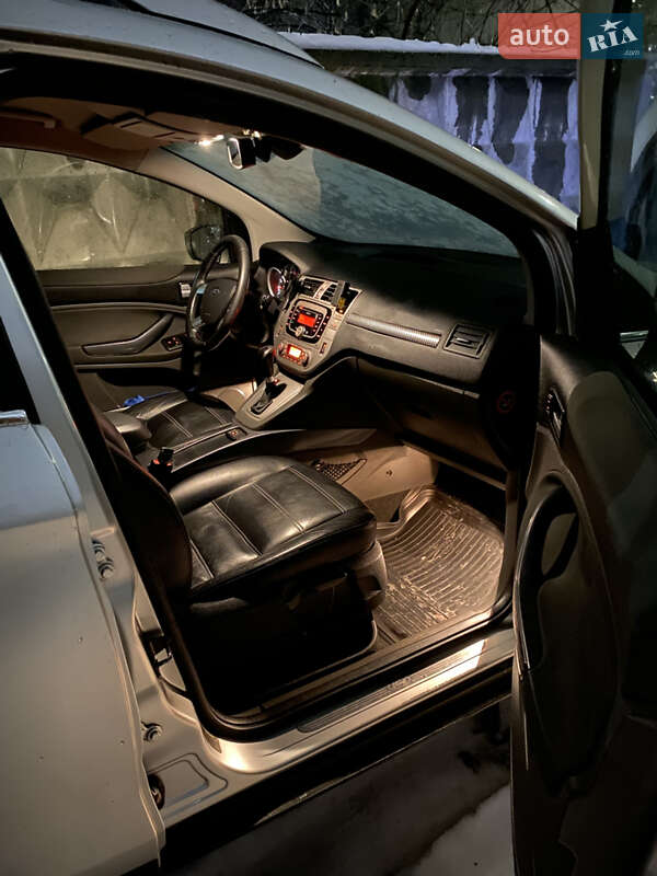 Позашляховик / Кросовер Ford Kuga 2011 в Києві