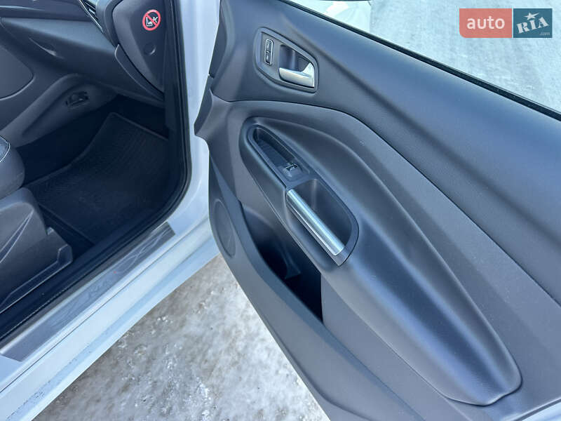 Позашляховик / Кросовер Ford Kuga 2014 в Житомирі