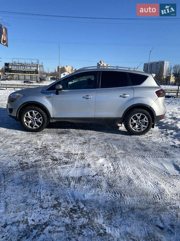 Позашляховик / Кросовер Ford Kuga 2011 в Києві