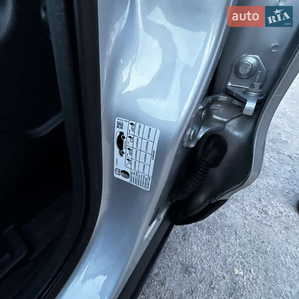 Позашляховик / Кросовер Ford Kuga 2019 в Дніпрі