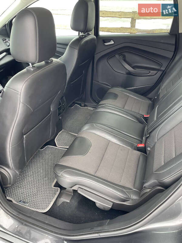 Позашляховик / Кросовер Ford Kuga 2015 в Сумах