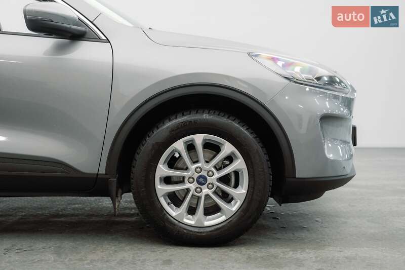 Позашляховик / Кросовер Ford Kuga 2021 в Києві