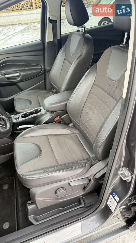 Внедорожник / Кроссовер Ford Kuga 2015 в Луцке