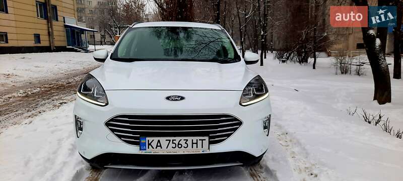 Внедорожник / Кроссовер Ford Kuga 2021 в Харькове