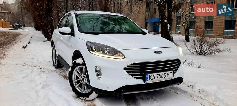 Внедорожник / Кроссовер Ford Kuga 2021 в Харькове
