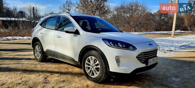 Позашляховик / Кросовер Ford Kuga 2021 в Харкові