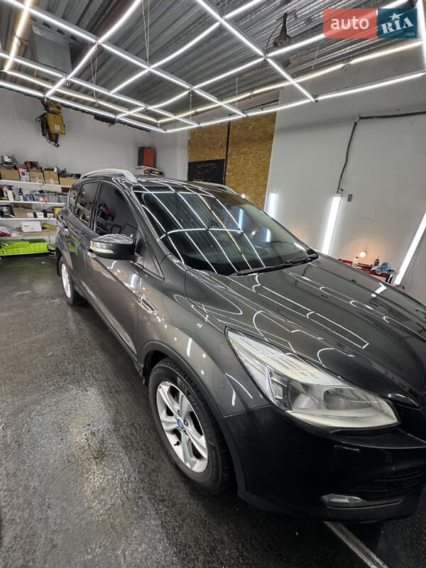 Позашляховик / Кросовер Ford Kuga 2015 в Полтаві