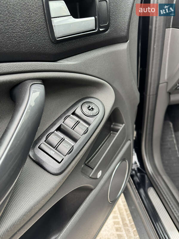 Внедорожник / Кроссовер Ford Kuga 2011 в Киеве