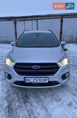 Позашляховик / Кросовер Ford Kuga 2017 в Горохові