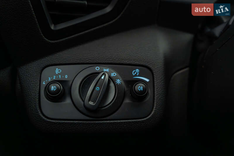 Внедорожник / Кроссовер Ford Kuga 2019 в Киеве