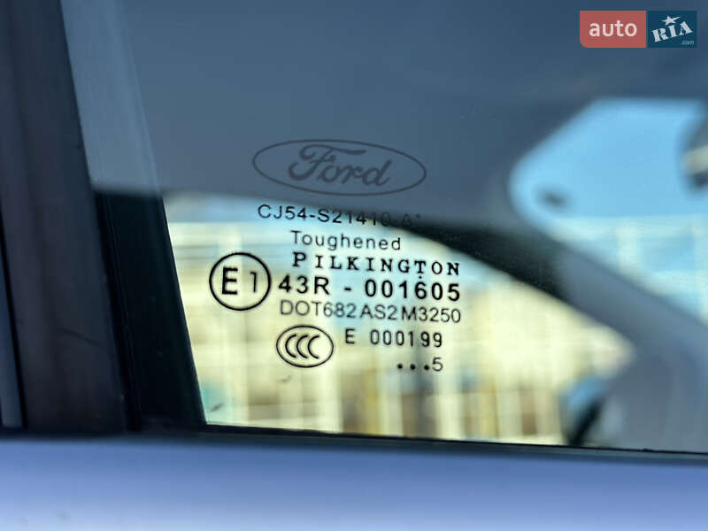 Позашляховик / Кросовер Ford Kuga 2015 в Львові фото 39 Позашляховик / Кросовер Ford Kuga 2015 в Львові