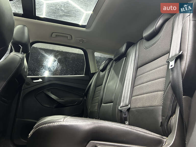 Позашляховик / Кросовер Ford Kuga 2014 в Чернівцях