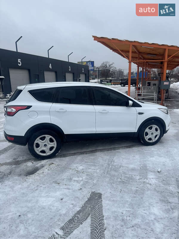 Внедорожник / Кроссовер Ford Kuga 2018 в Харькове