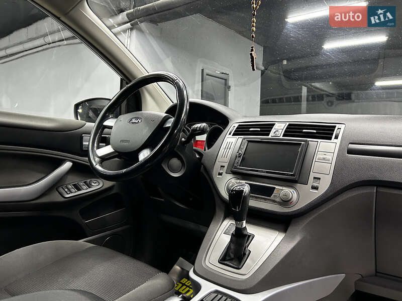 Внедорожник / Кроссовер Ford Kuga 2012 в Черновцах