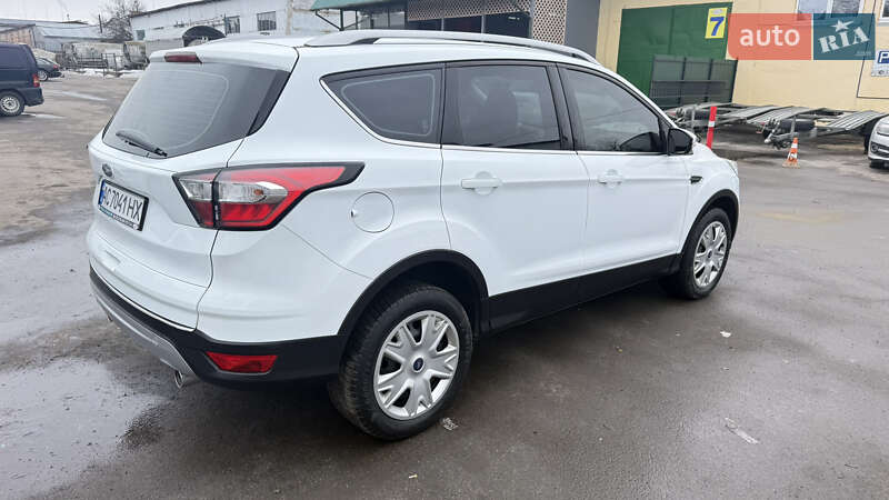Позашляховик / Кросовер Ford Kuga 2019 в Луцьку