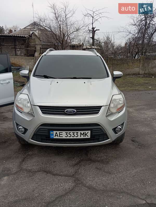 Внедорожник / Кроссовер Ford Kuga 2011 в Першотравенске
