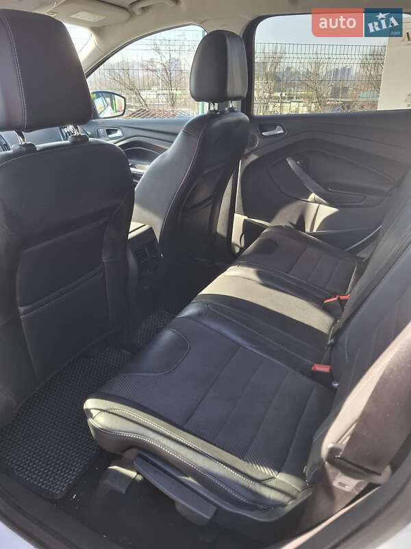 Позашляховик / Кросовер Ford Kuga 2013 в Києві