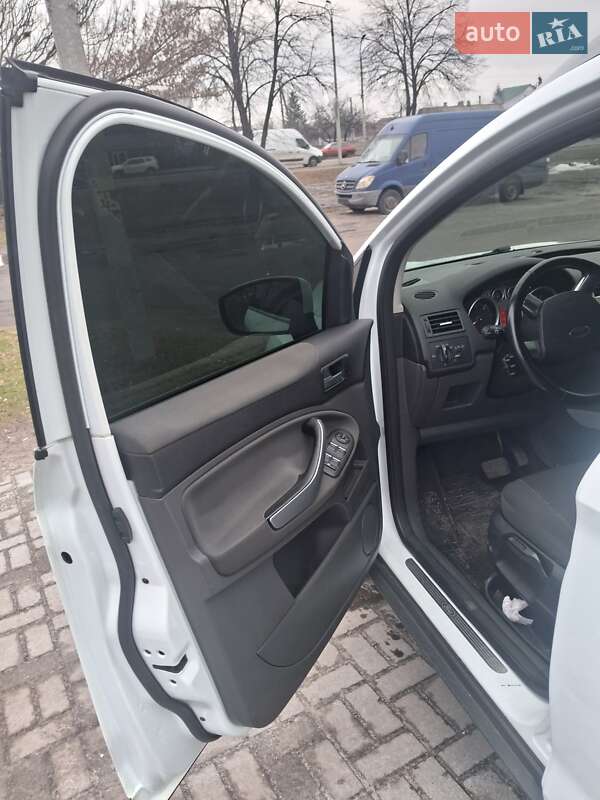 Внедорожник / Кроссовер Ford Kuga 2010 в Першотравенске