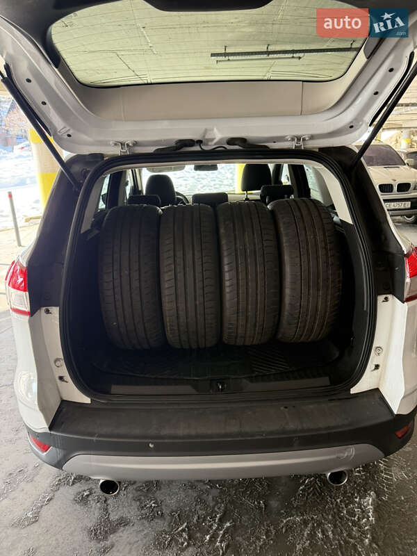 Позашляховик / Кросовер Ford Kuga 2016 в Львові