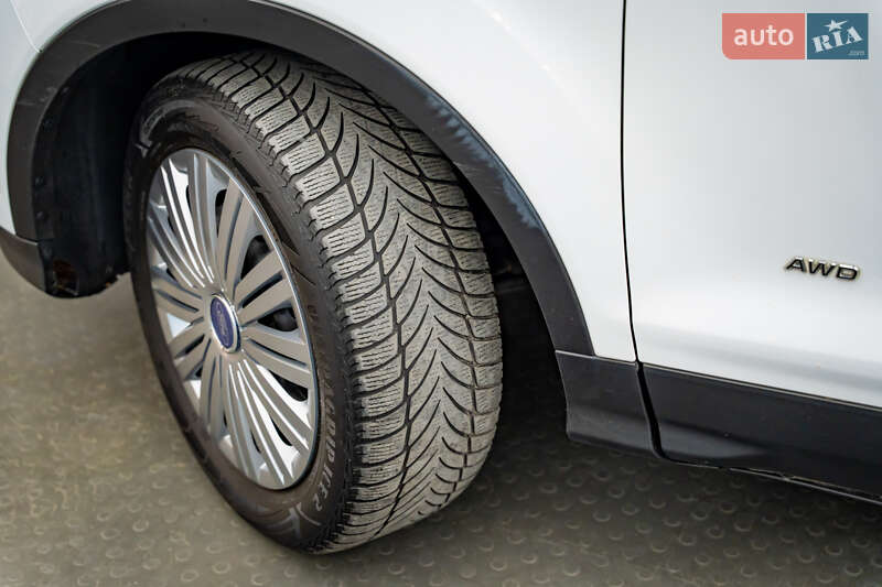 Внедорожник / Кроссовер Ford Kuga 2017 в Киеве