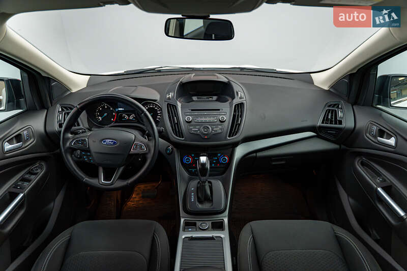 Внедорожник / Кроссовер Ford Kuga 2017 в Киеве