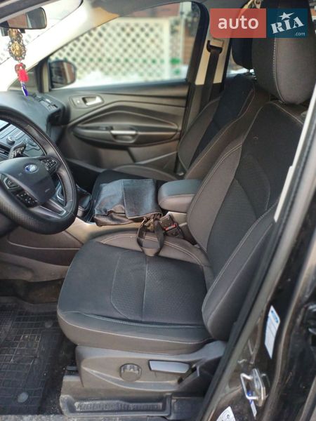 Внедорожник / Кроссовер Ford Kuga 2018 в Зенькове