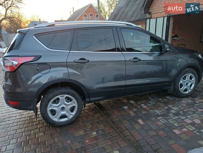 Внедорожник / Кроссовер Ford Kuga 2018 в Зенькове