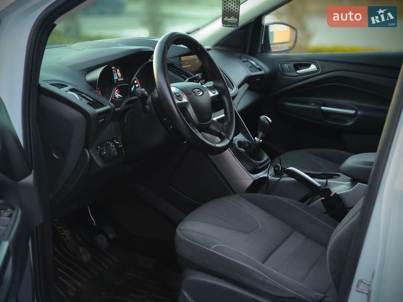 Позашляховик / Кросовер Ford Kuga 2016 в Вінниці