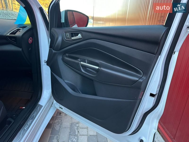 Внедорожник / Кроссовер Ford Kuga 2015 в Львове