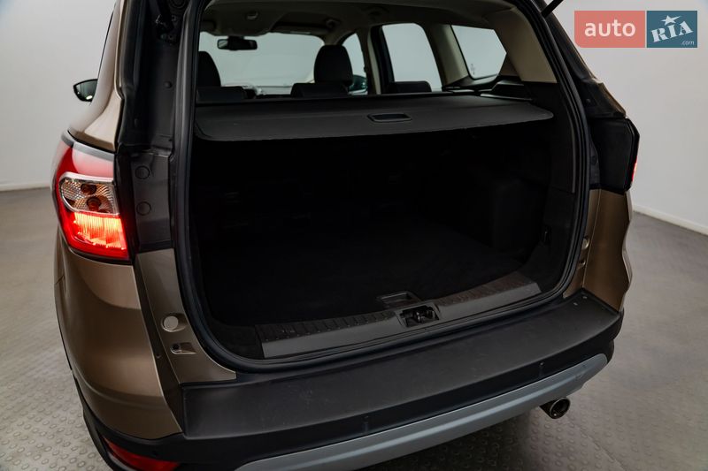 Позашляховик / Кросовер Ford Kuga 2019 в Києві