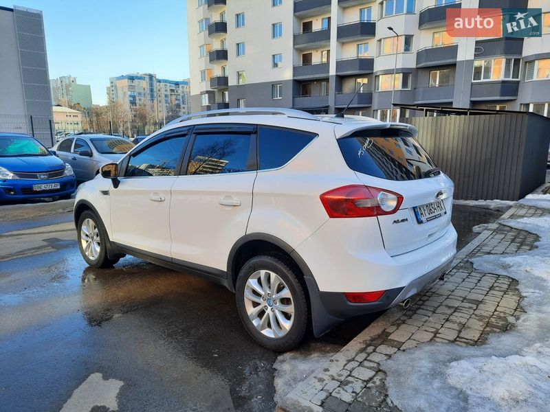 Позашляховик / Кросовер Ford Kuga 2012 в Києві