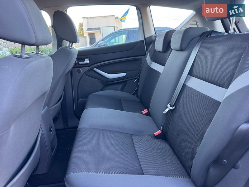 Позашляховик / Кросовер Ford Kuga 2010 в Стрию