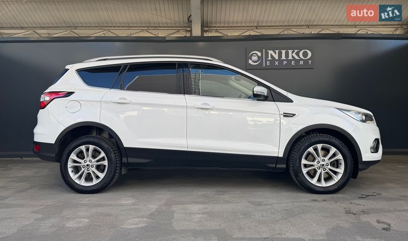 Внедорожник / Кроссовер Ford Kuga 2019 в Киеве