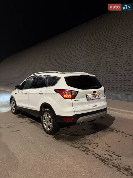 Позашляховик / Кросовер Ford Kuga 2019 в Дніпрі