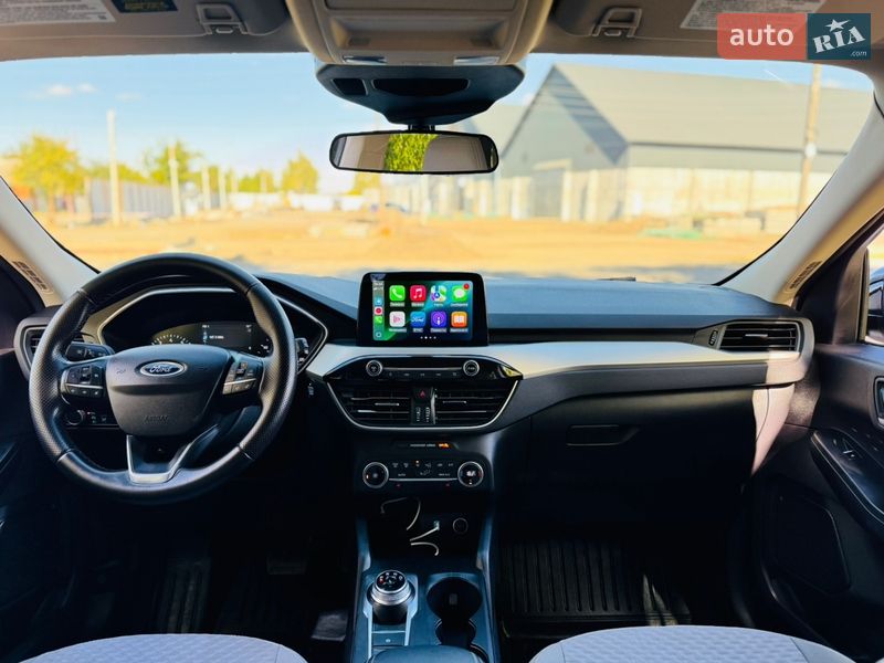 Внедорожник / Кроссовер Ford Kuga 2021 в Лохвице