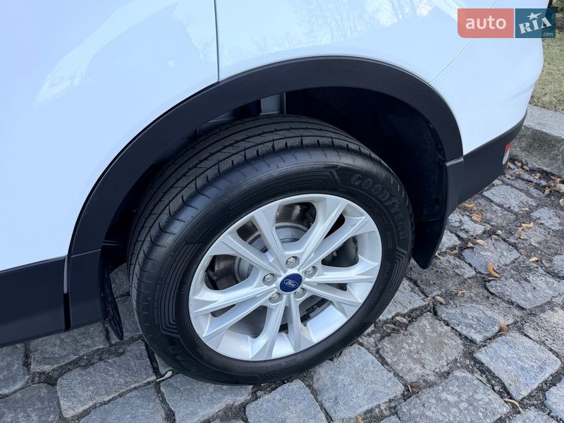 Позашляховик / Кросовер Ford Kuga 2019 в Києві