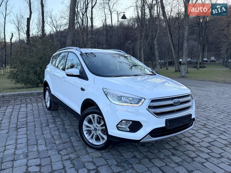 Позашляховик / Кросовер Ford Kuga 2019 в Києві