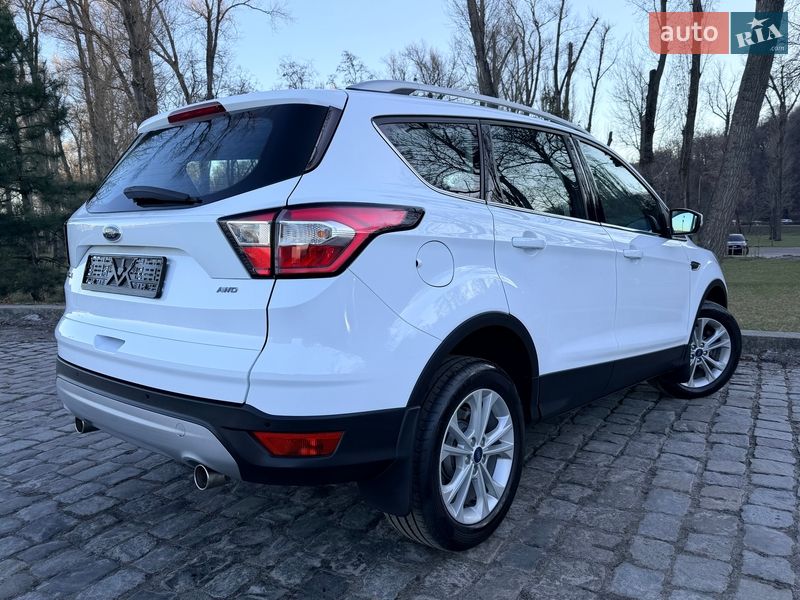 Позашляховик / Кросовер Ford Kuga 2019 в Києві