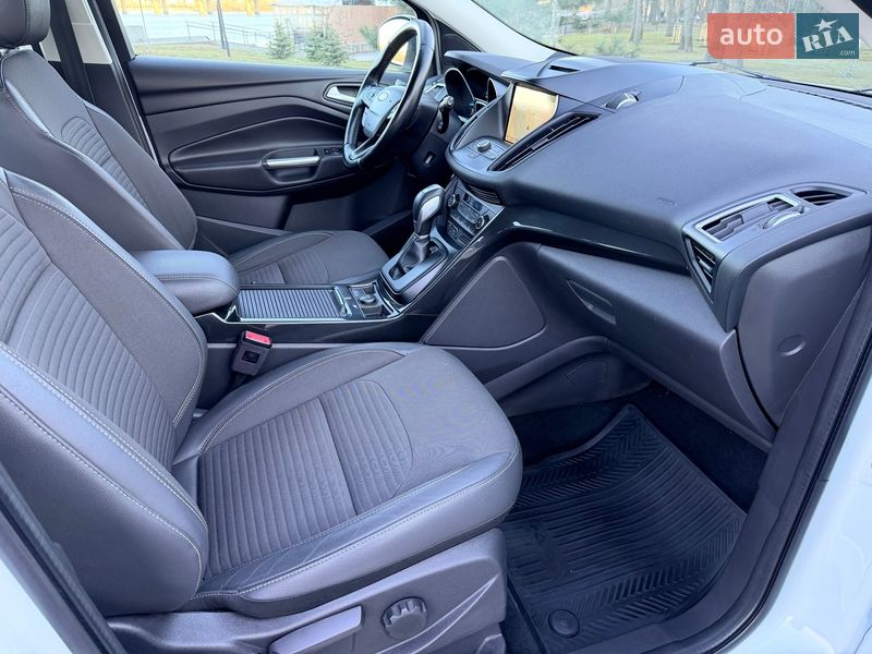 Позашляховик / Кросовер Ford Kuga 2019 в Києві