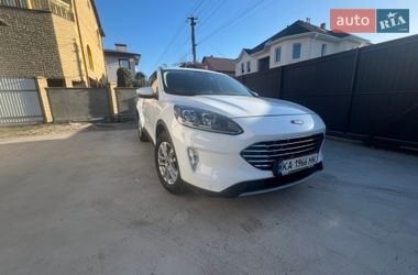 Позашляховик / Кросовер Ford Kuga 2021 в Києві