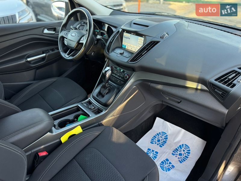 Внедорожник / Кроссовер Ford Kuga 2018 в Умани