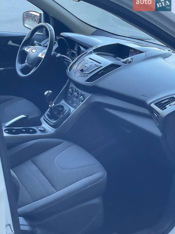 Позашляховик / Кросовер Ford Kuga 2015 в Хмельницькому