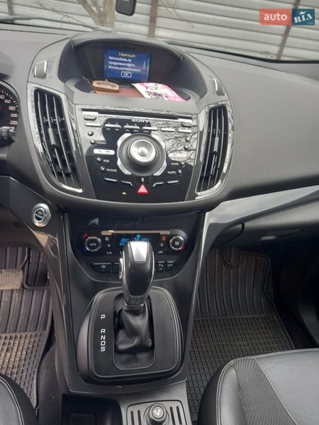 Внедорожник / Кроссовер Ford Kuga 2013 в Черновцах