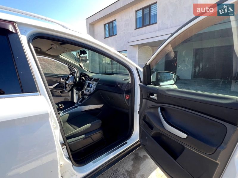Внедорожник / Кроссовер Ford Kuga 2011 в Днепре