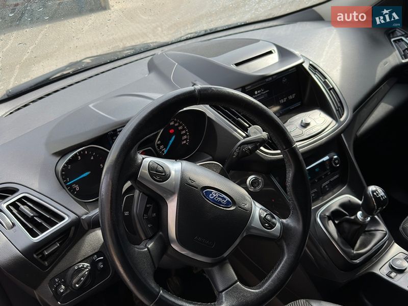 Позашляховик / Кросовер Ford Kuga 2015 в Тернополі
