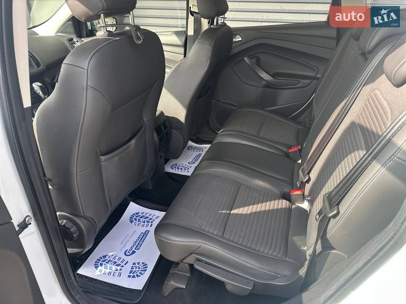 Позашляховик / Кросовер Ford Kuga 2019 в Києві